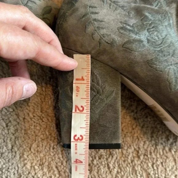 Anthro Silent D Gray Green Floral Embroidered Ankle Booties Size 39/US 8-8.5 - Picture 9 of 10